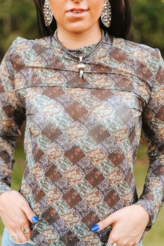 CHECKERED CAMO PRINTED LONG SLEEVE MESH TOP