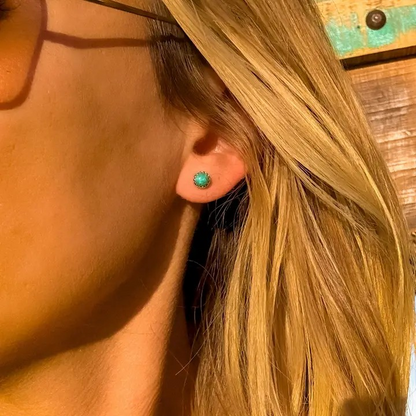 Hank Authentic Turquoise Studs 5mm