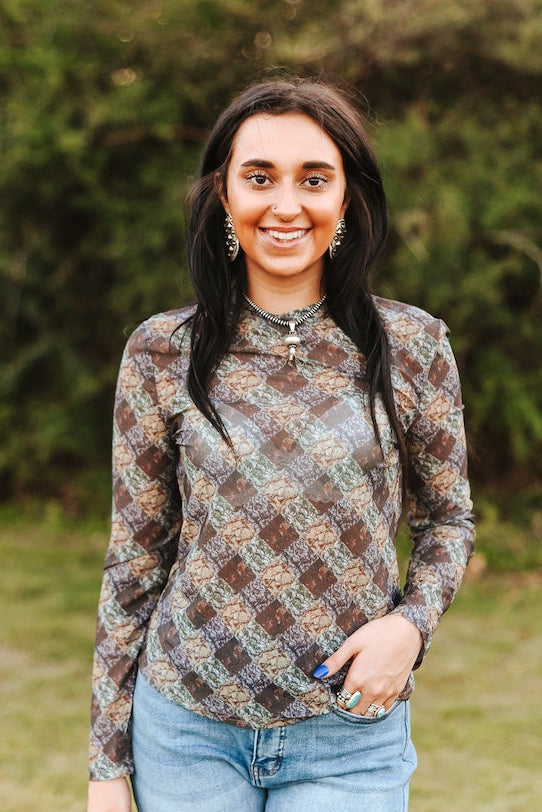 CHECKERED CAMO PRINTED LONG SLEEVE MESH TOP
